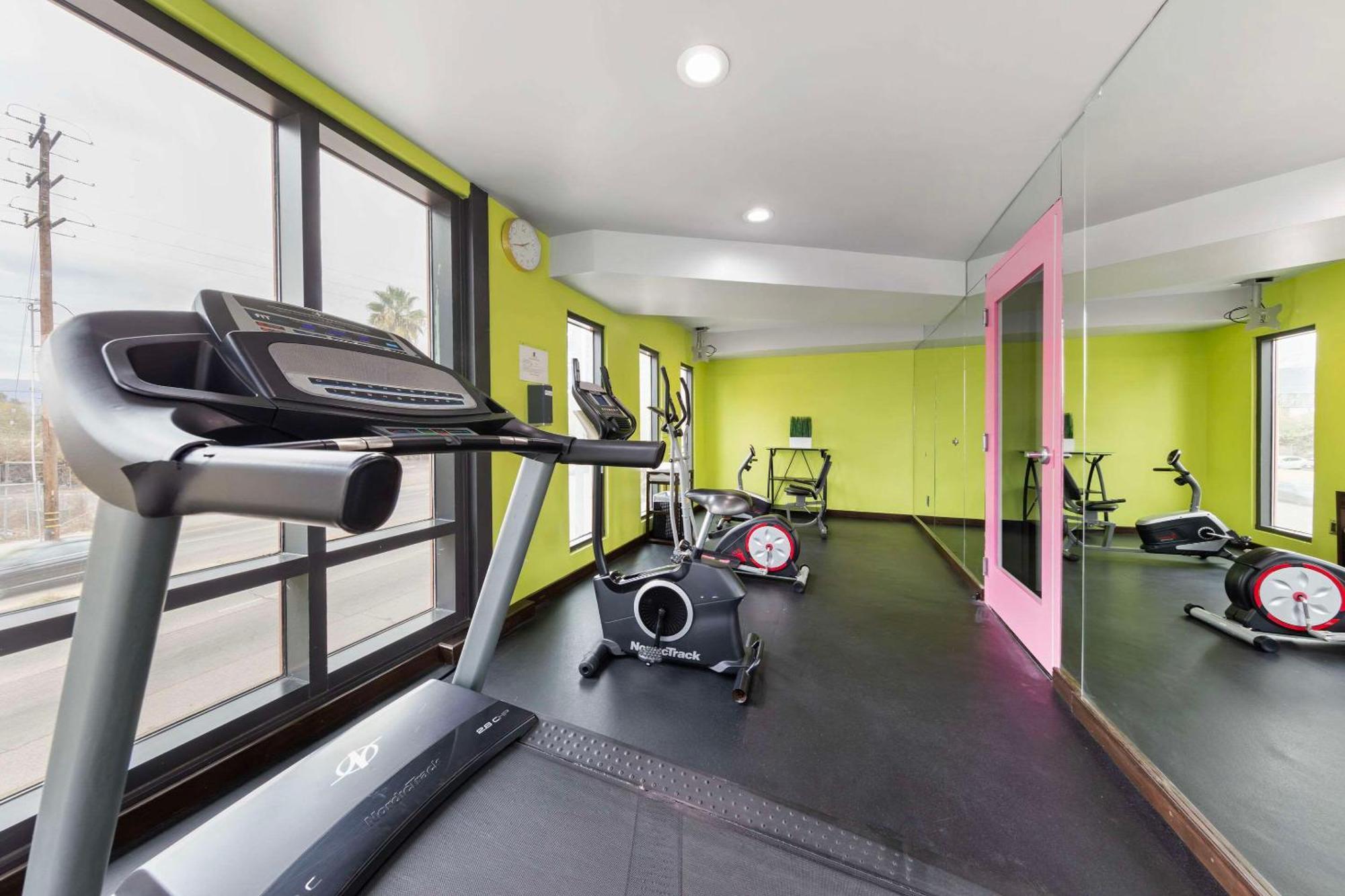 Blvd Hotel And Studios Universal-Hollywood, Ascend Hotel Collection Лос-Анджелес Экстерьер фото